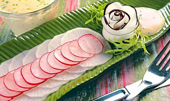 Салат из редиса, редьки и дайкона