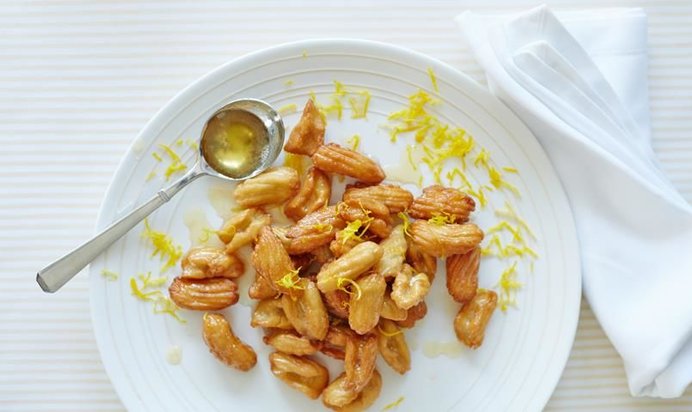 Канарриколи, калабрийский хворост в апельсиновом сиропе