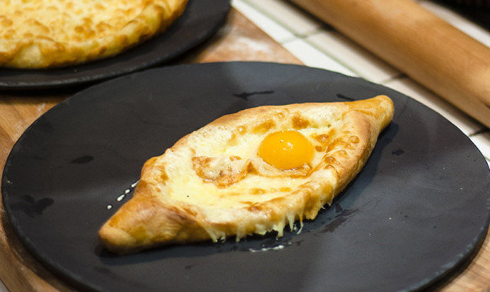 Хачапури по-аджарски