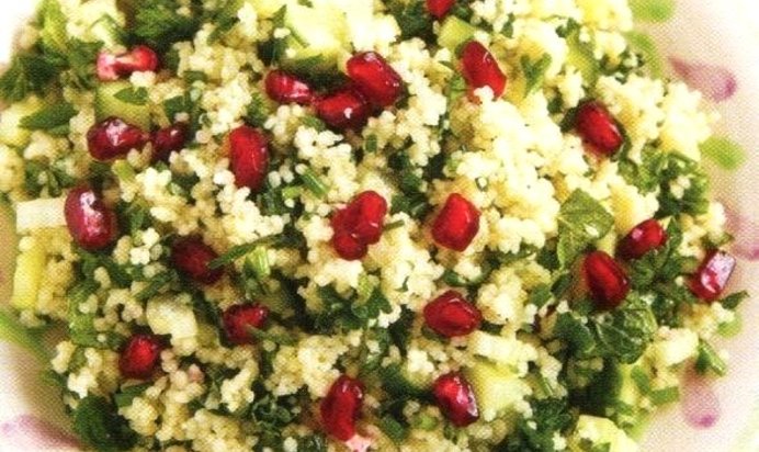 Овощной салат с фетой и кускусом