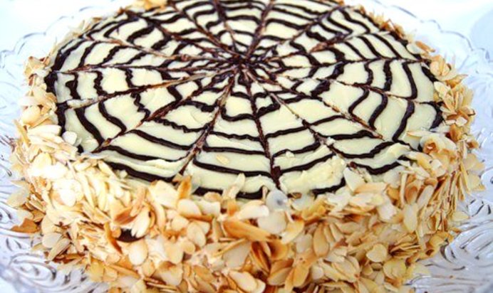 Торт «Эстерхази» с миндалем