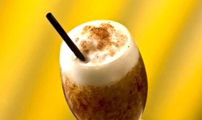 Новогодний сливовый коктейль с коньяком