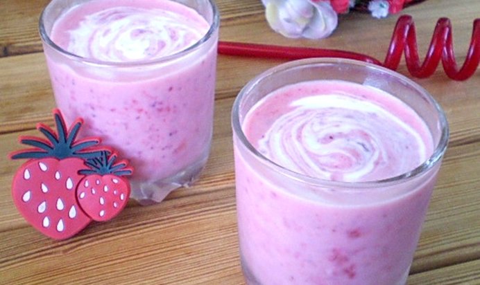 Кефир с ягодами