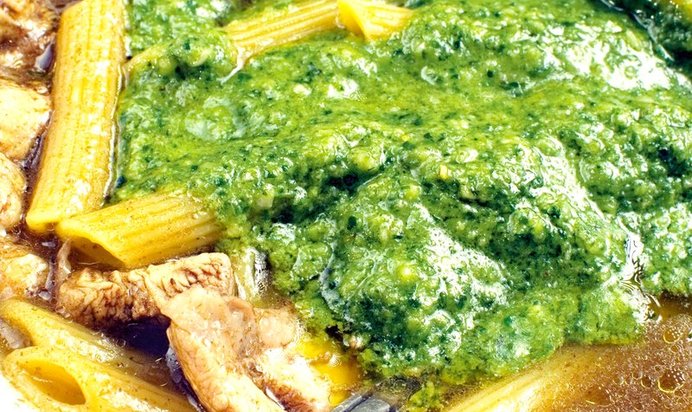 Суп с макаронами и песто