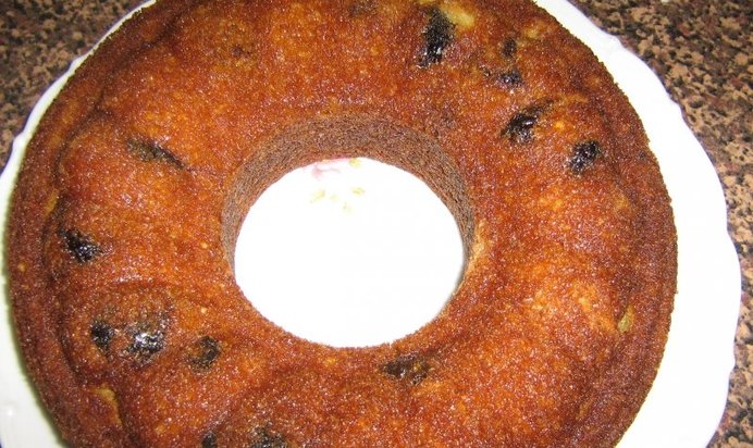 Рождественский кекс с черносливом и грецкими орехами