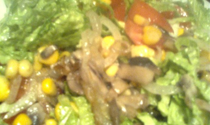 Легкий салат с грибами