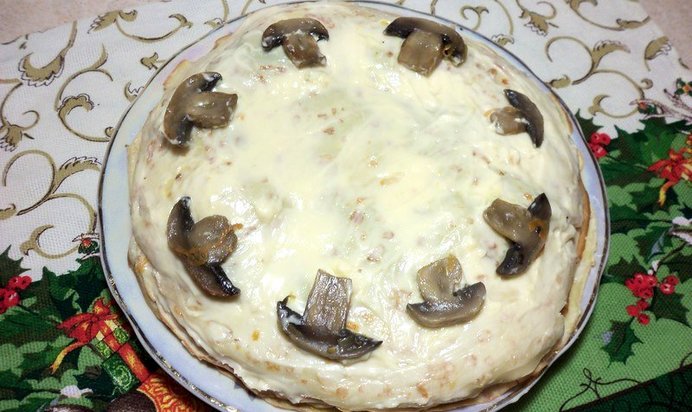 Блинный торт с грибами