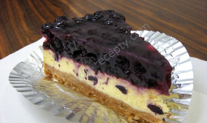 Торт творожный с черникой