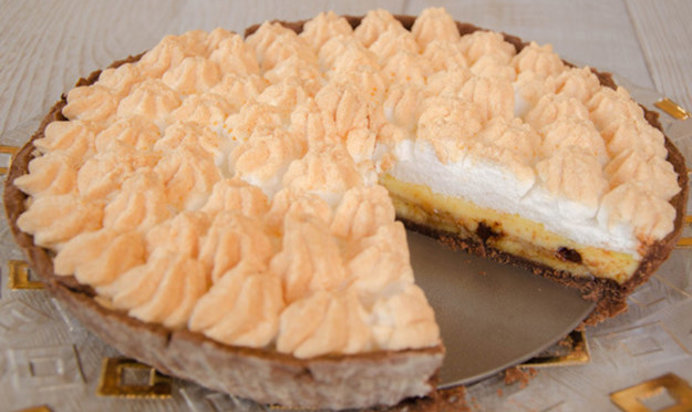 Бананово-кокосовый торт с меренгами