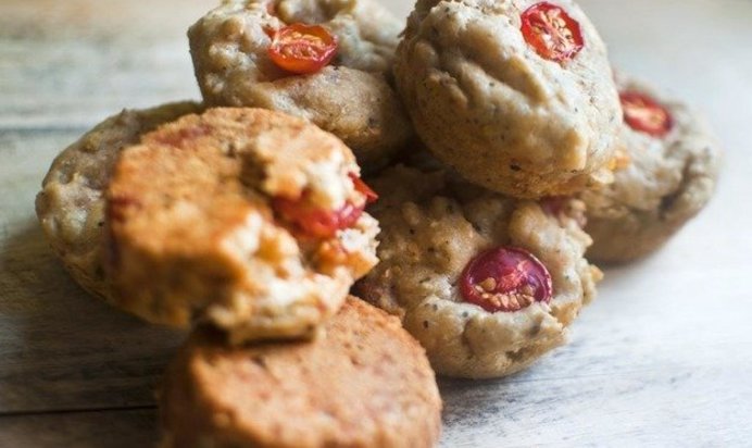 Пряные томатные кексики