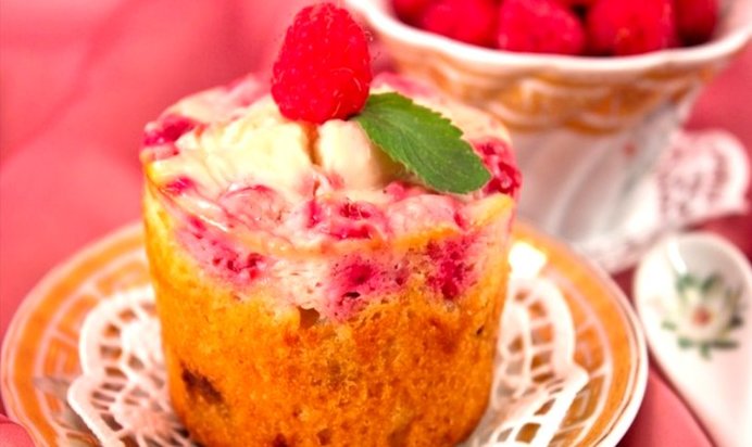 Маффины с малиновым кремом