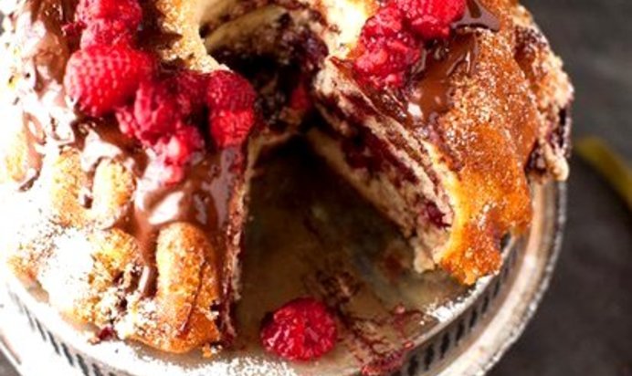 Малиново-шоколадный кекс