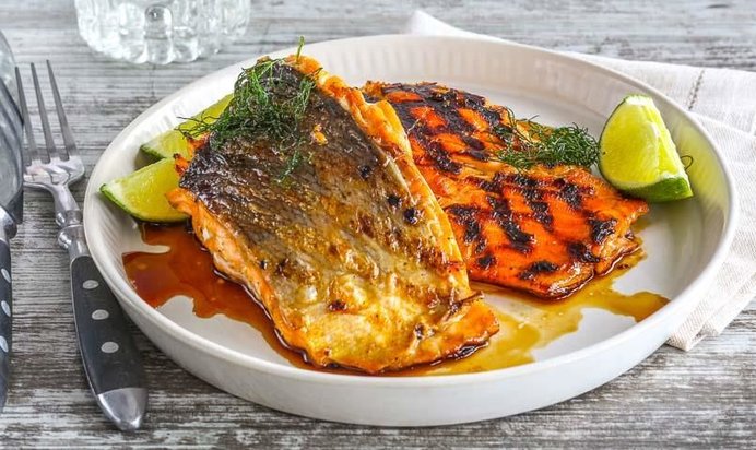 Филе семги в глазури из кленового сиропа на гриле