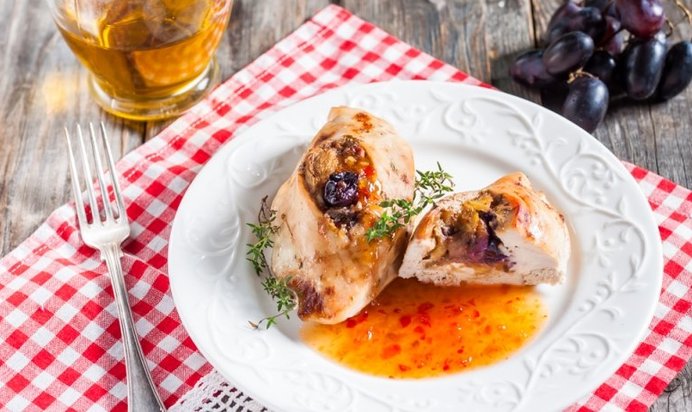 Джинга из куриного филе с манго и мускатным виноградом