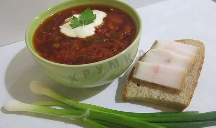 Борщ с квашеной капустой и свеклой