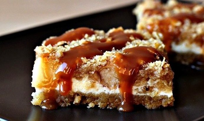 Чизкейк с хлопьями и яблоками