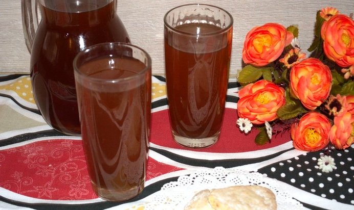 Компот из чернослива и яблок