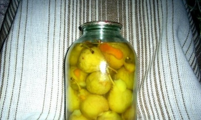 Груши в сахарном сиропе