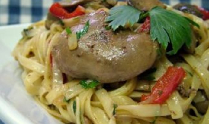 Спагетти под соусом болоньезе