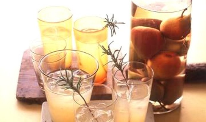 Грушевый коктейль с розмарином