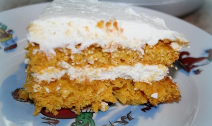 Морковный торт с творожным кремом