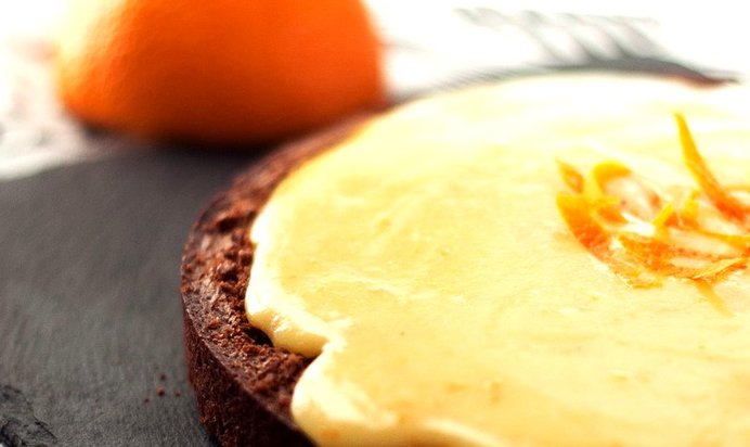 Шоколадный торт с апельсиновым кремом