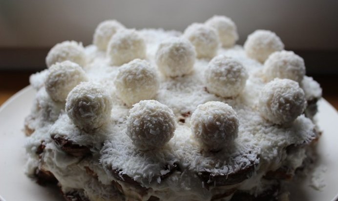 Торт без выпечки с Рафаэлло