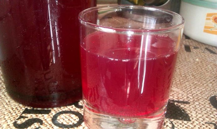 Яблочный компот с вишней и бананом