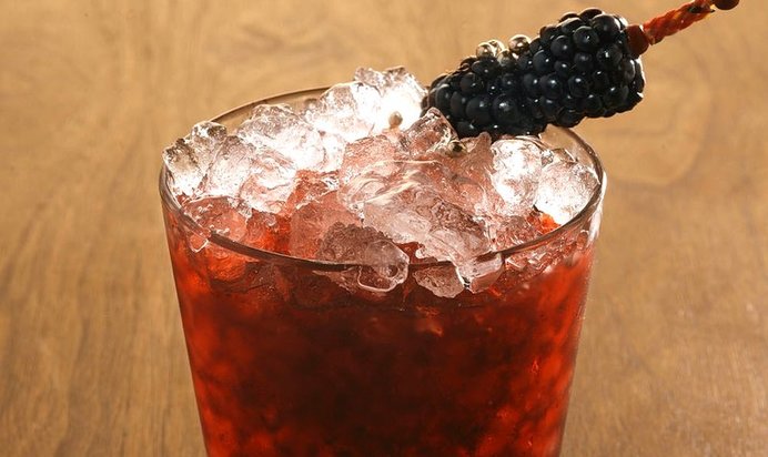 Коктейль «Брамбл» (Bramble)