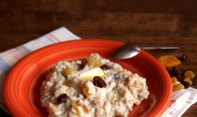 Овсяная каша с сухофруктами