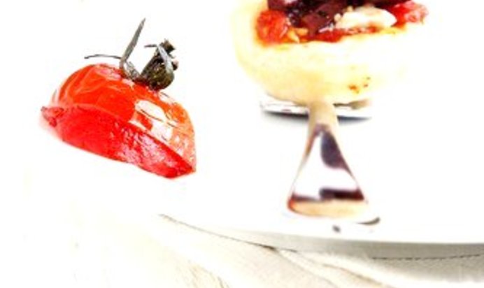 Порционные торты из томатов