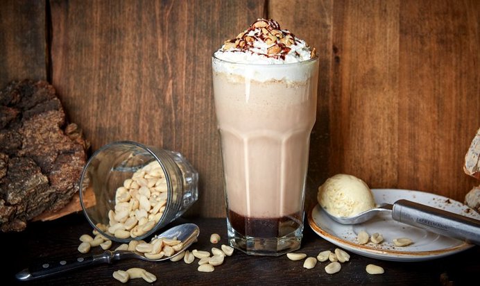 Арахисовый молочный коктейль