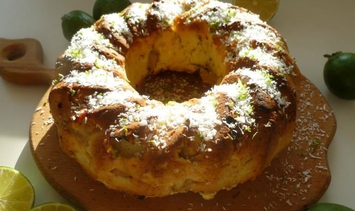 Кокосовый кекс с фейхоа