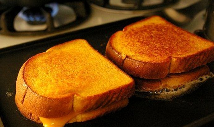 Сырные тосты на сковородке