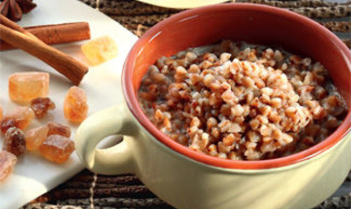 Гречневая каша с пряным молоком
