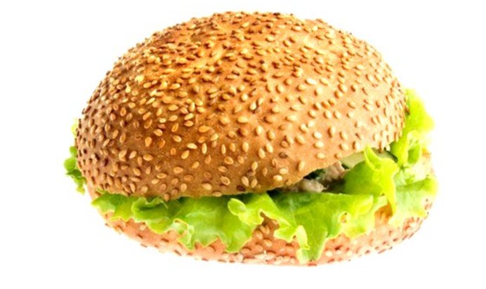 Булочки с тунцом, гуакамоле и салатом