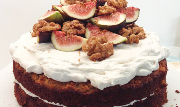 Торт с яблоками и инжиром