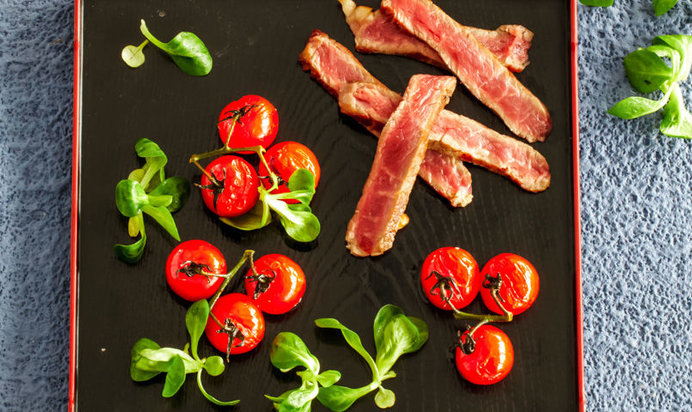 Самый простой салат со стейком