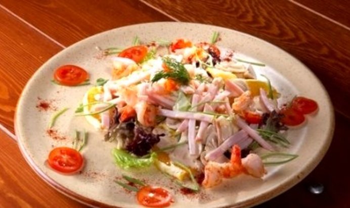 Салат с грибами и ветчиной