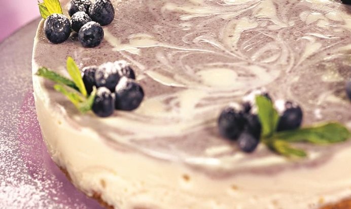 Торт с голубикой