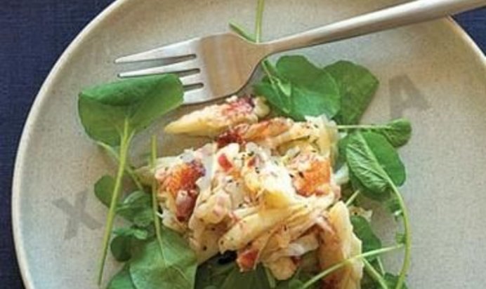 Салат из крабового мяса по-японски.