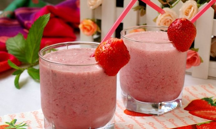 Клубнично-вишнёвый коктейль