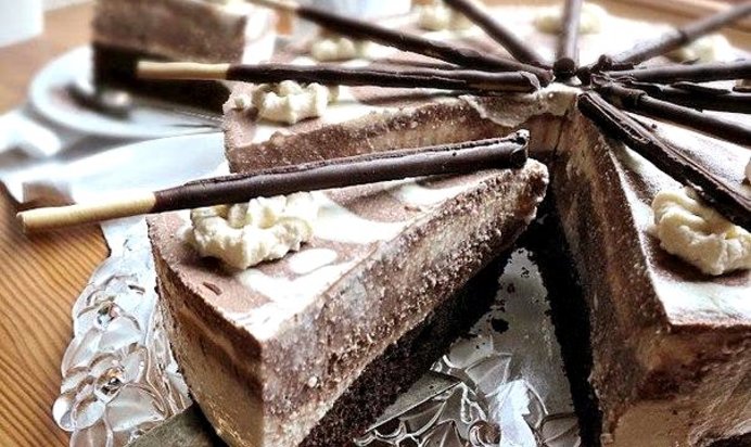 Торт Зебра с творожным и шоколадным кремом