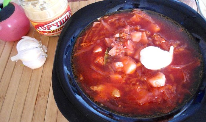 Борщ с квашенной капустой и консервированным перцем