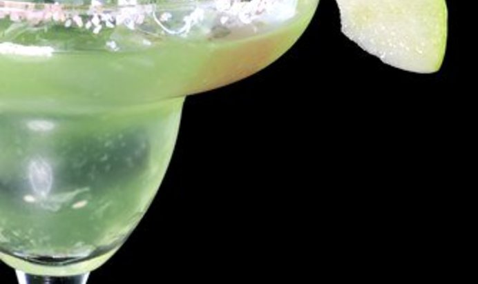 Яблочно-лаймовый зеленый пунш