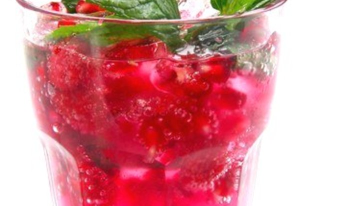 Малиновый коктейль с мятой