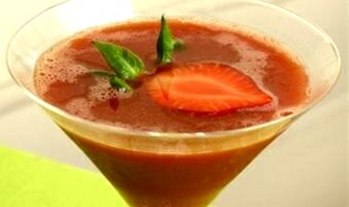 Клубничный коктейль с горячим шоколадом