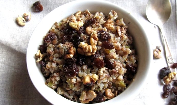 Гречневая каша с сухофруктами
