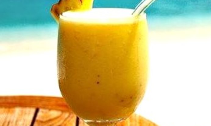 Легкий банановый коктейль с овсяными хлопьями