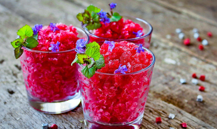 Граните из каркаде с малиновым сиропом